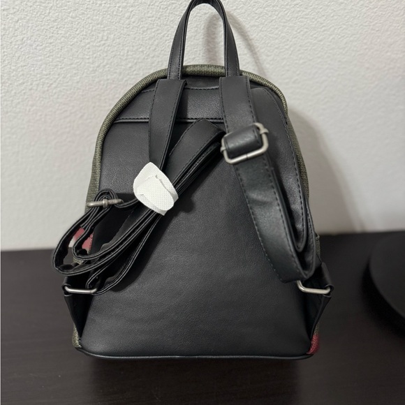 Loungefly A Nightmare On Elm Street Freddy Glove Stripe Mini Backpack - Picture 6 of 6